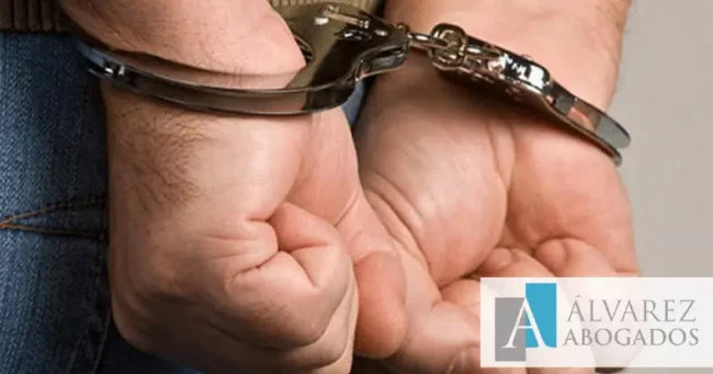 derechos detenidos delitos