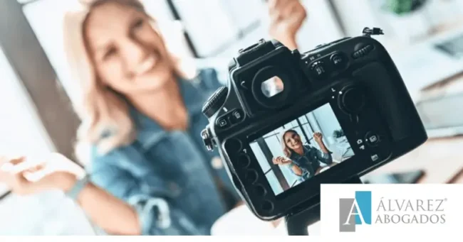 Publicidad contrato influencer