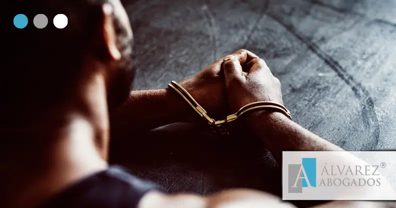 ¿Qué debo hacer si me han detenido?