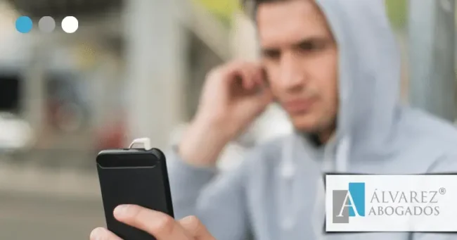 ¿Es delito grabar una conversación?