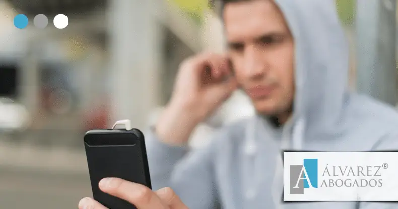 ¿Es delito grabar una conversación?